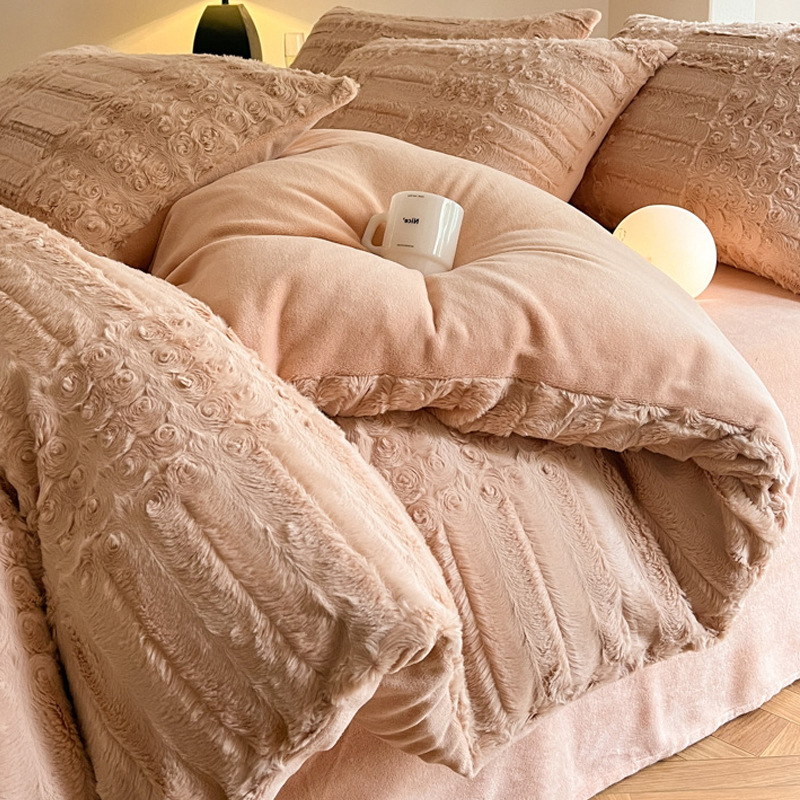 Cama de felpa de cuatro piezas Ropa de cama de lana de leche gruesa de invierno Ropa de cama de lana de coral más ropa de cama de edredón de terciopelo