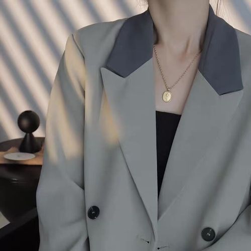  New Gold Retro Sunflower Necklace, Unique Design, Autumn/Winter Sweatshirt Chain, Light Luxury, Niche Accessory, Trendy