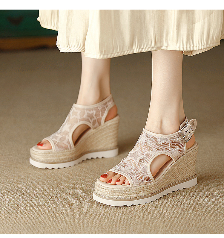 Sandal nữ đế xuồng cao gót mũi hở phong cách Bohemian, chất liệu đan rơm kết hợp lưới thoáng khí — màu hồng nhạt, màu trắng chi tiết 10