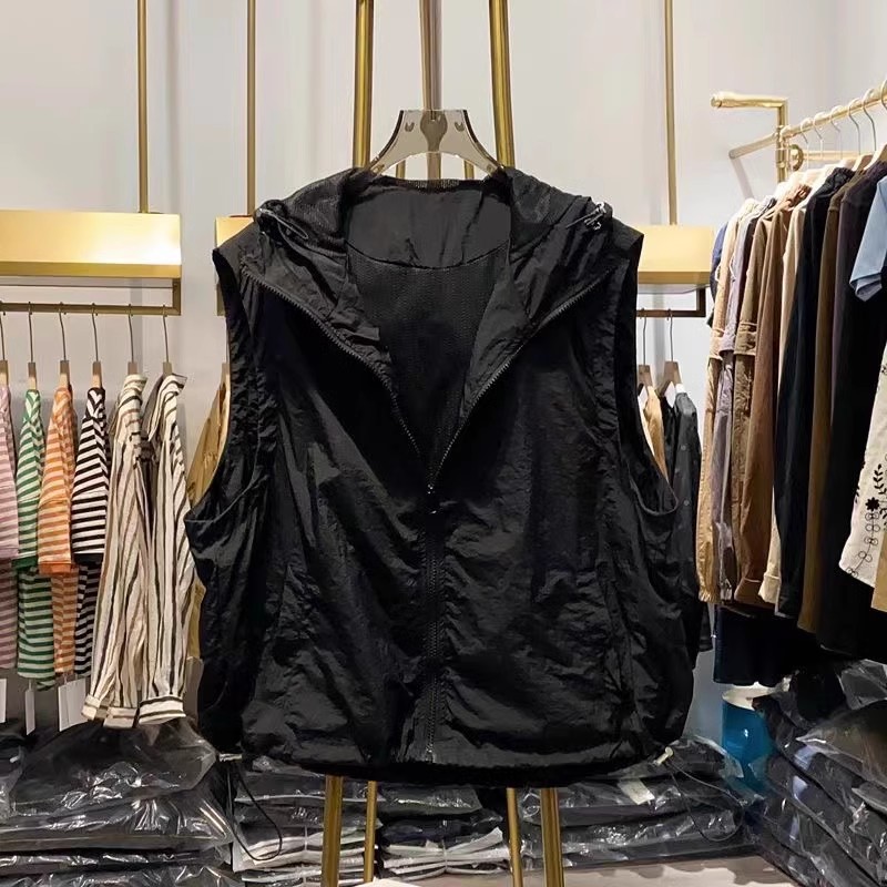 Chaleco sin mangas casual con capucha de verano, ropa de protección solar, chaleco fino al aire libre de moda, chaqueta, chaleco, chaqueta al por mayor