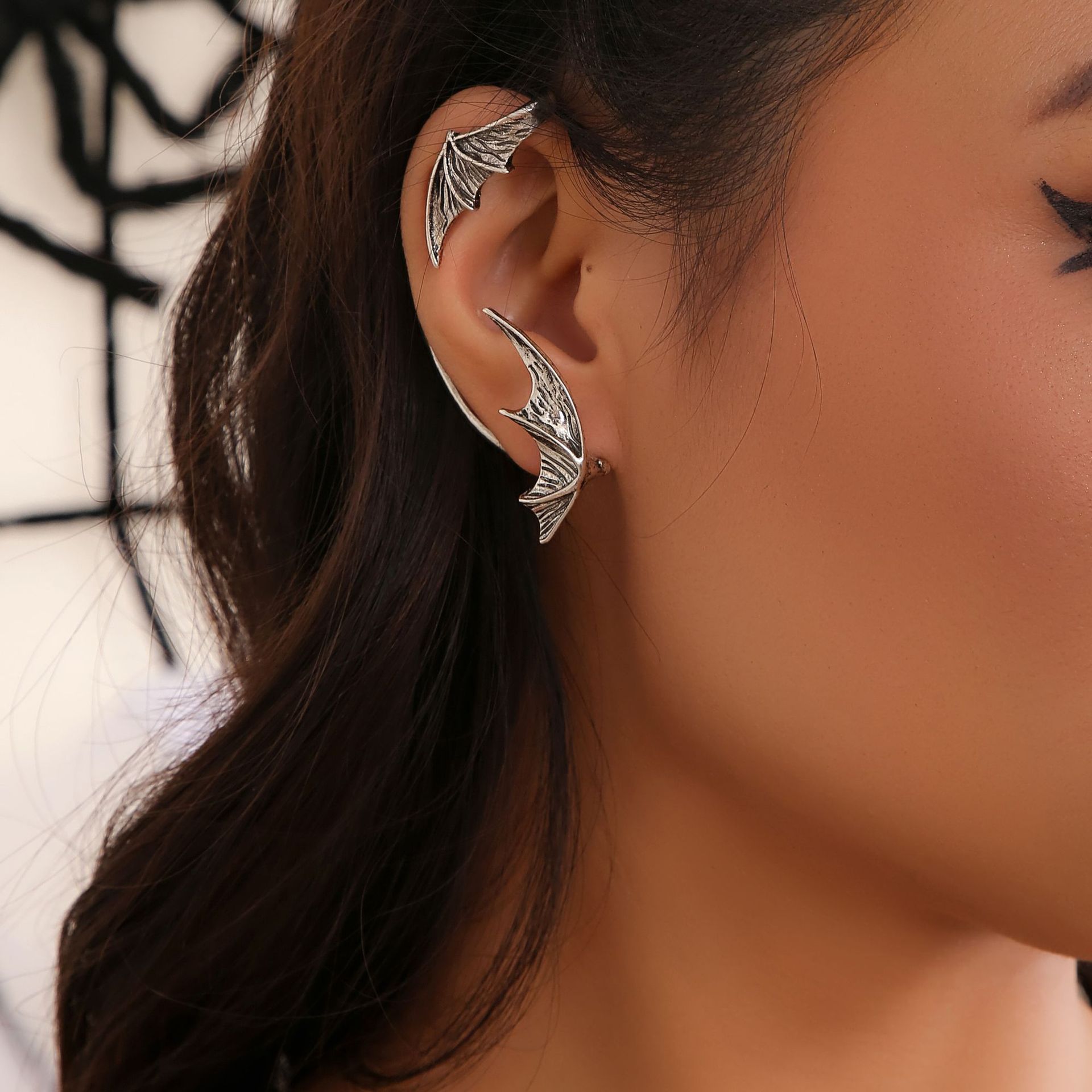 Gioielli stile punk foro libero ali di pipistrello clip Halloween appeso diavolo orecchio osso chiodo_voghion.com