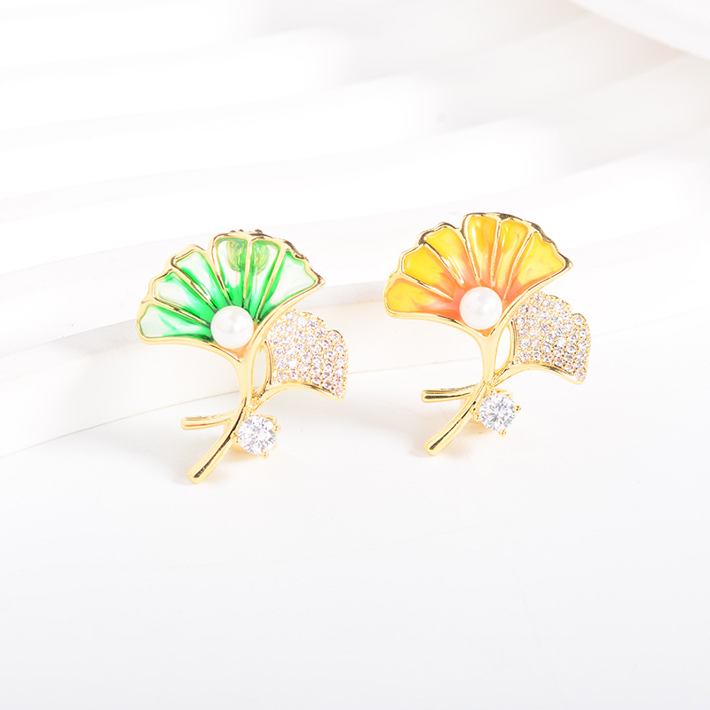 Ginkgo Zirconia Pearl Small Brooch Enamel All-match Mori Women's Exquisite Design Sense Corsage Pin Holiday Gift