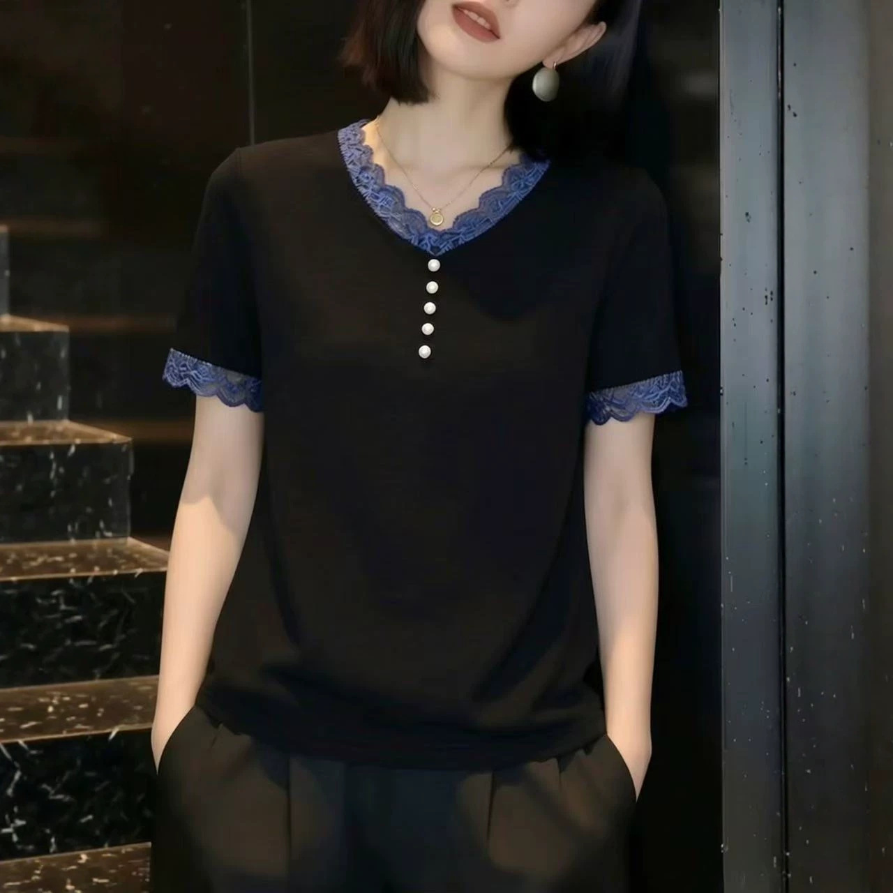 Áo thun ren cổ V tay ngắn nữ phong cách Hàn Quốc — đen chi tiết 1