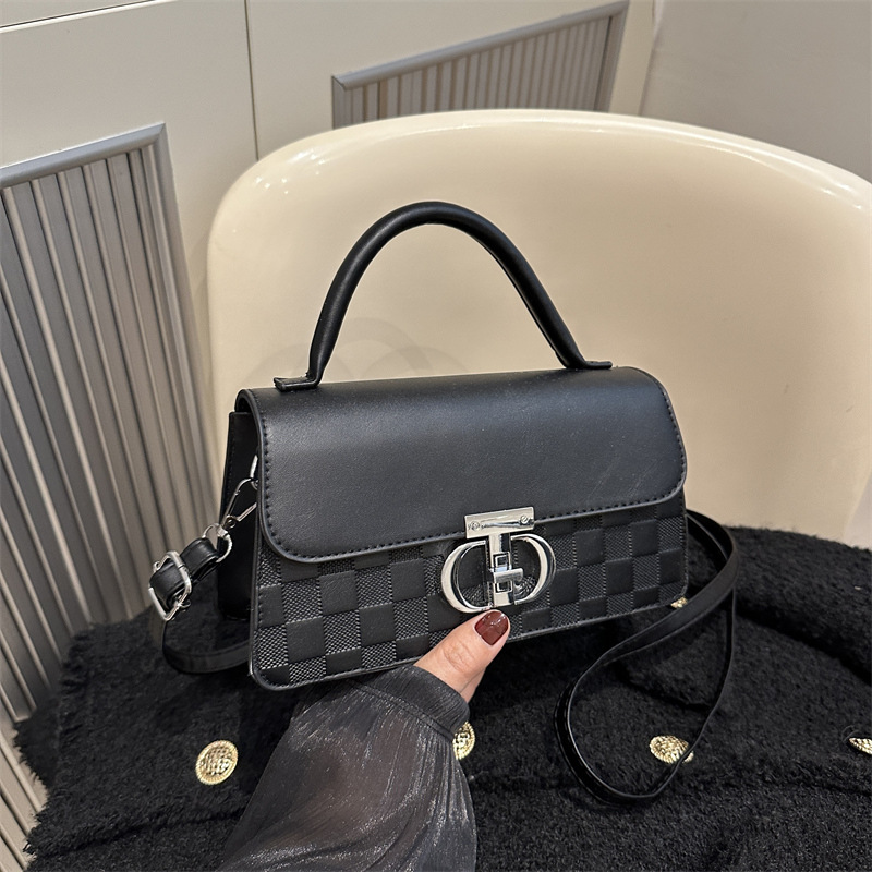 2024 otoño e invierno nuevo diseño de nicho bolso de mensajero de un solo hombro Maillard ambiente estilo todo fósforo pequeño bolso cuadrado para axila