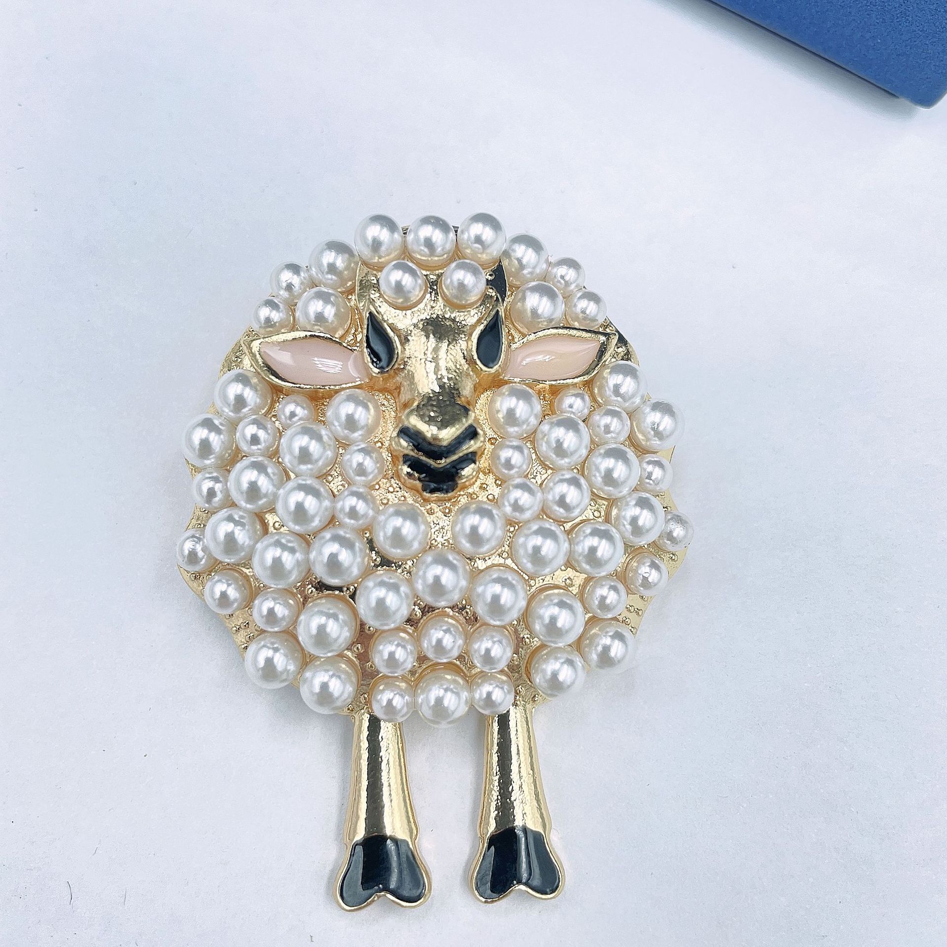 Elegante Lamm Brosche Mit Perlen Und Strass Für Damen Und Mäntel_voghion.com