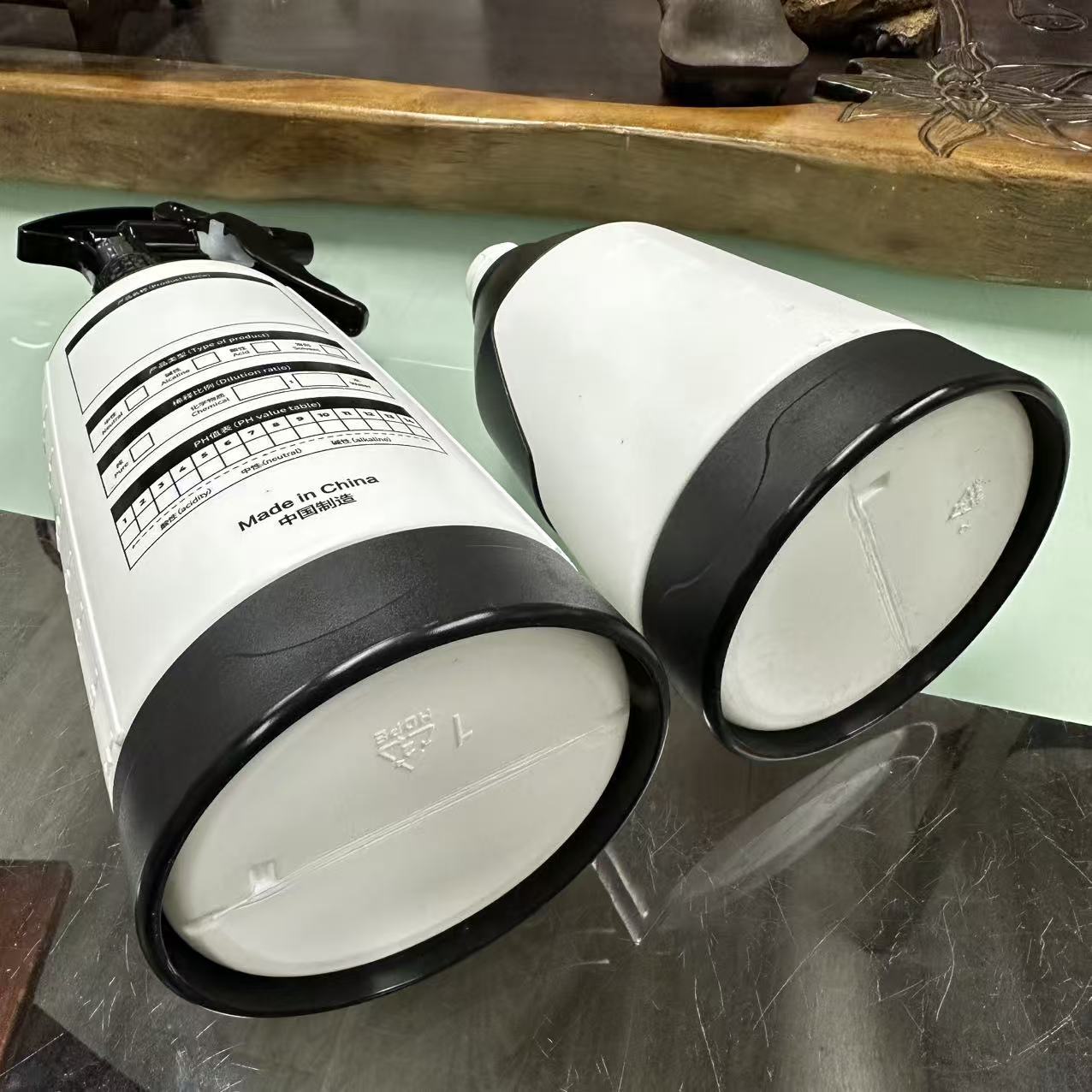 Car Beauty Care Acid and Alkali Resistant Spray Bottle 360 ° Inverted Spray Bottle for Car Washing and Oil Removal Chemicals, Available in Stock.