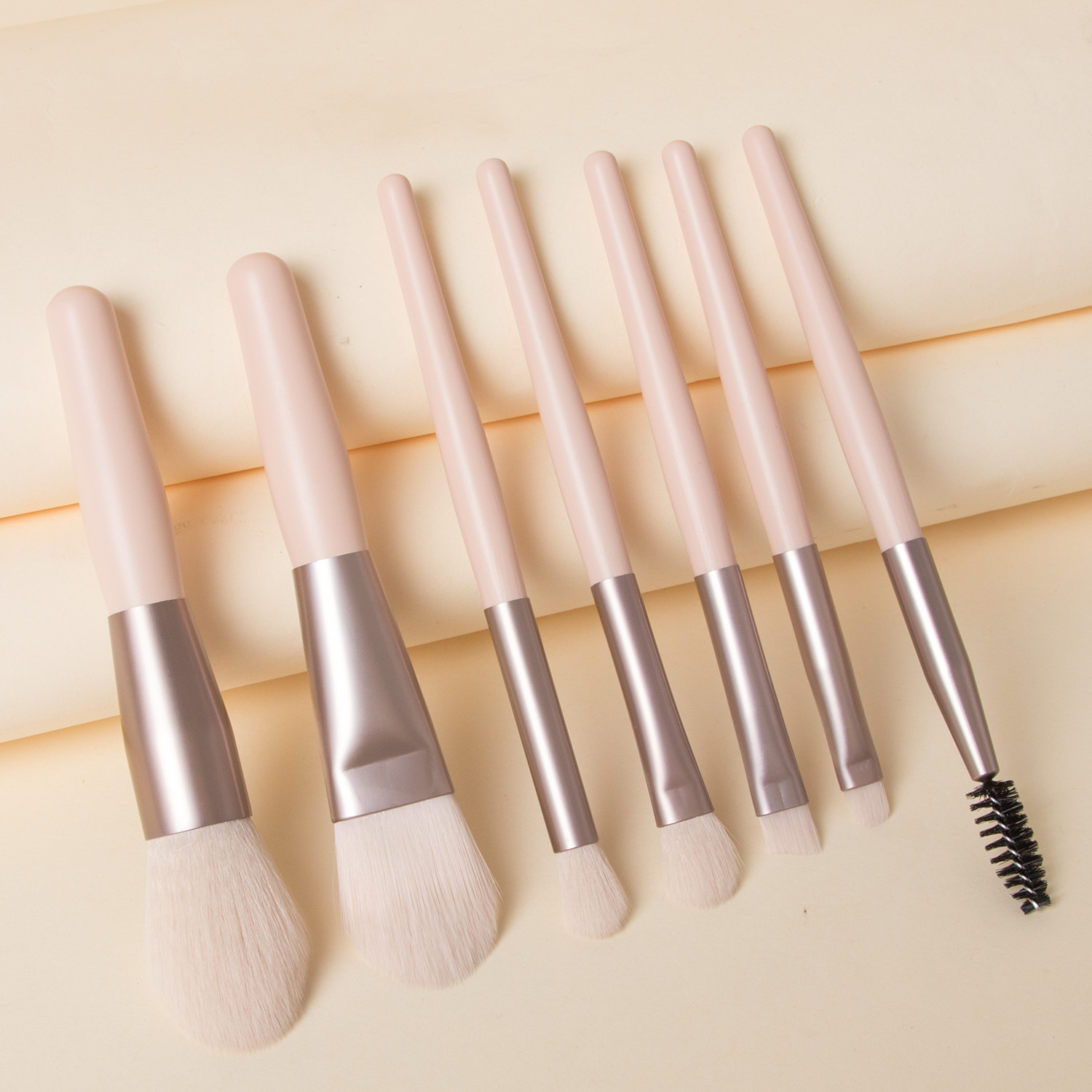 Macaron mango de plástico mate 8 mini juego de pinceles de maquillaje pinceles de maquillaje de lana suave portátiles herramientas de belleza transfronterizas