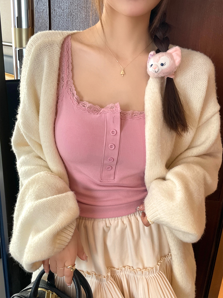 純色のストラップのベストの女性の夏の2024新型の中に美の背もたれの胸のパッドの一体の底の女性の上着を掛けて外着します。