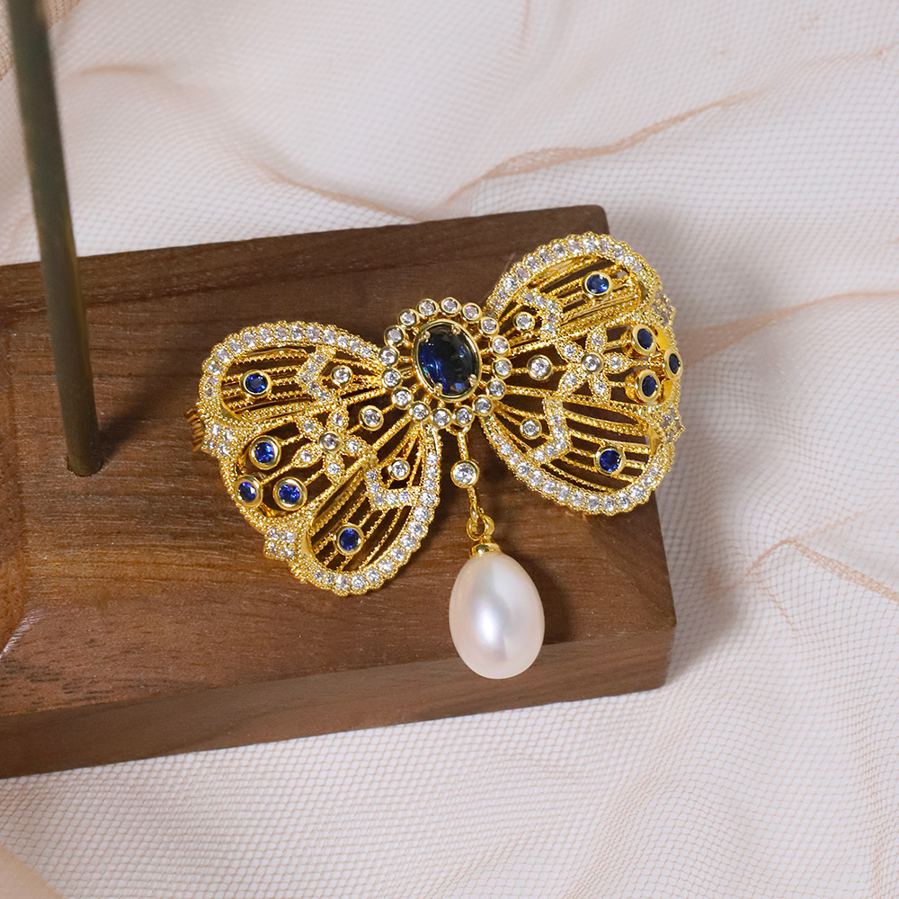Retro corte dorado broche de mariposa cristal azul zircon elegante flores pectoral de perlas naturales de alta calidad joyas regalo