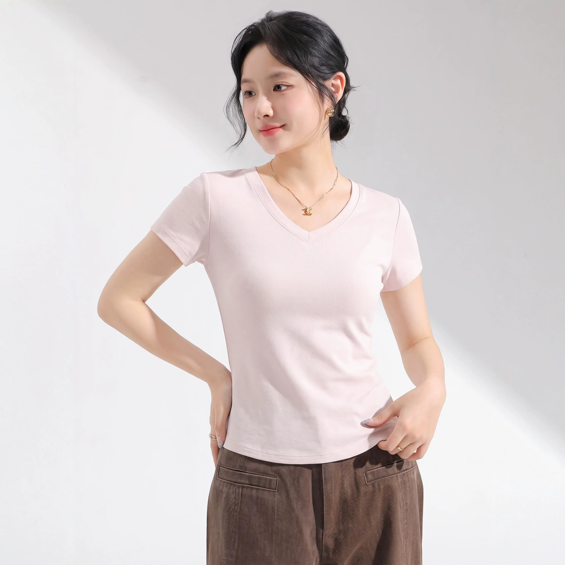 正肩v领莱赛尔天丝短袖t恤女夏季高级感小众修身显瘦百搭纯欲上衣
