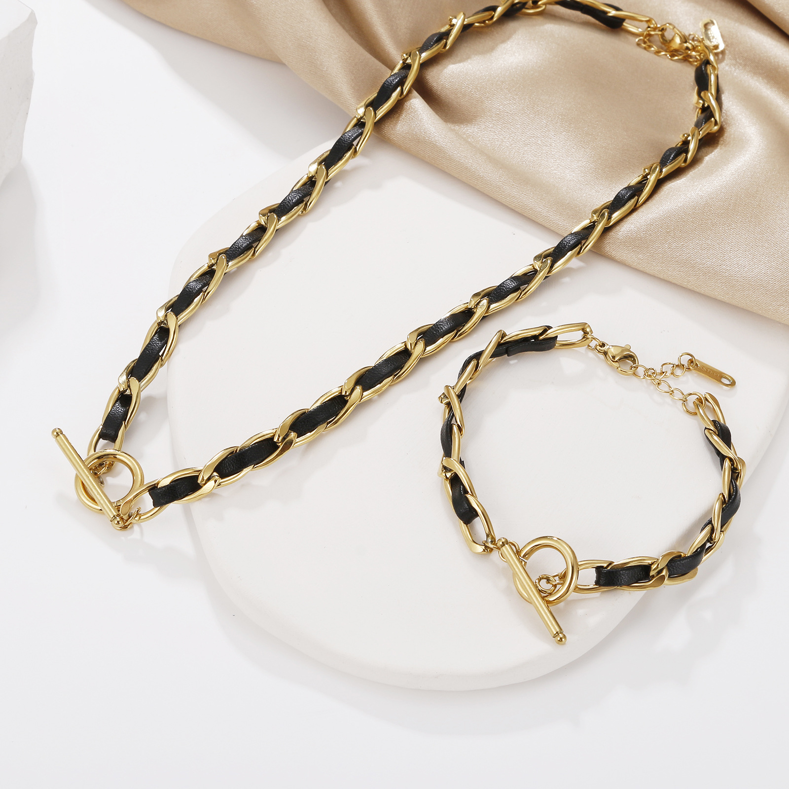 Elegant Geometric Stainless Steel Titanium Steel Plating Metal Necklace 1 Piece