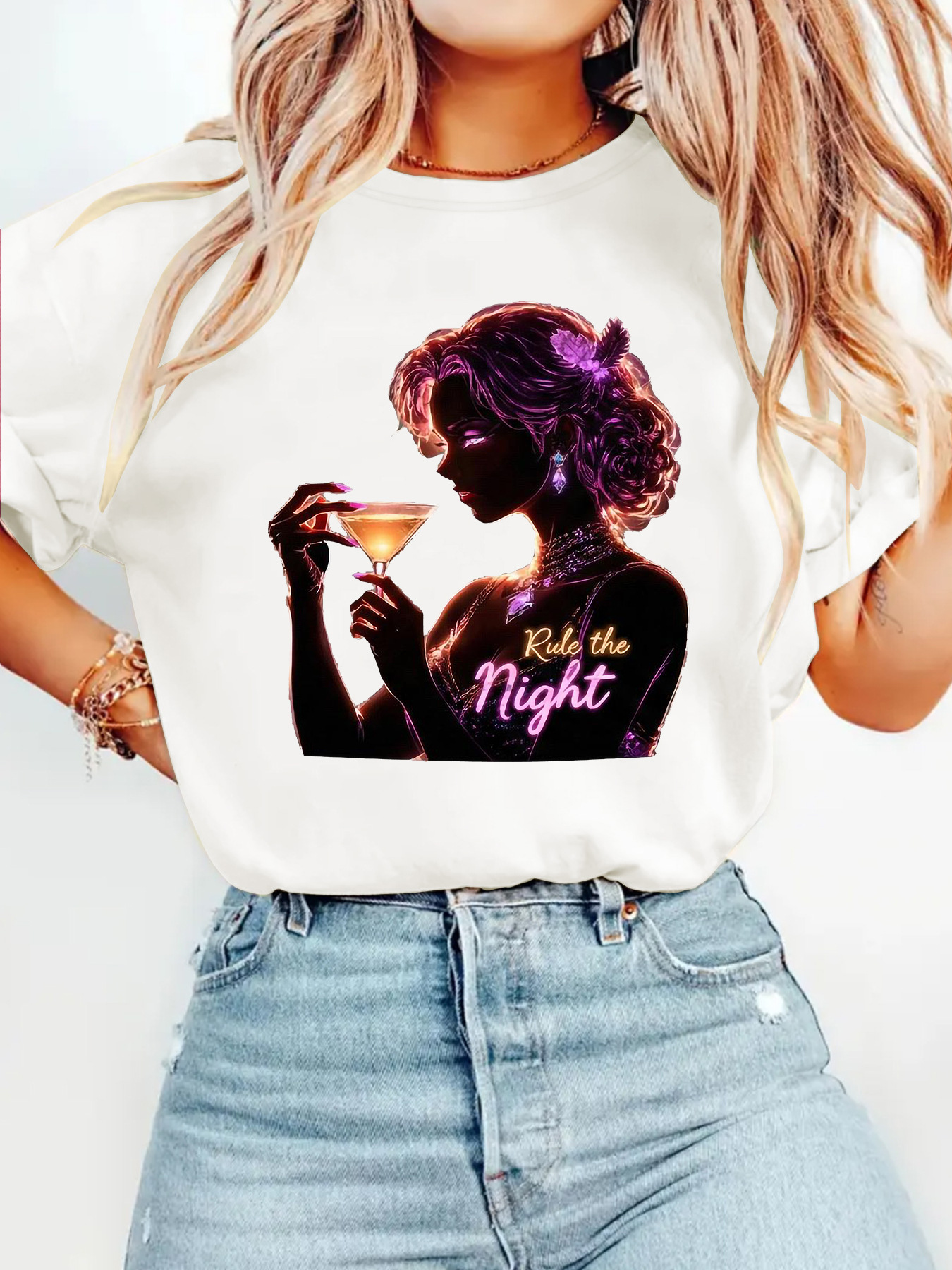 night elegant T-shirt with a round collar