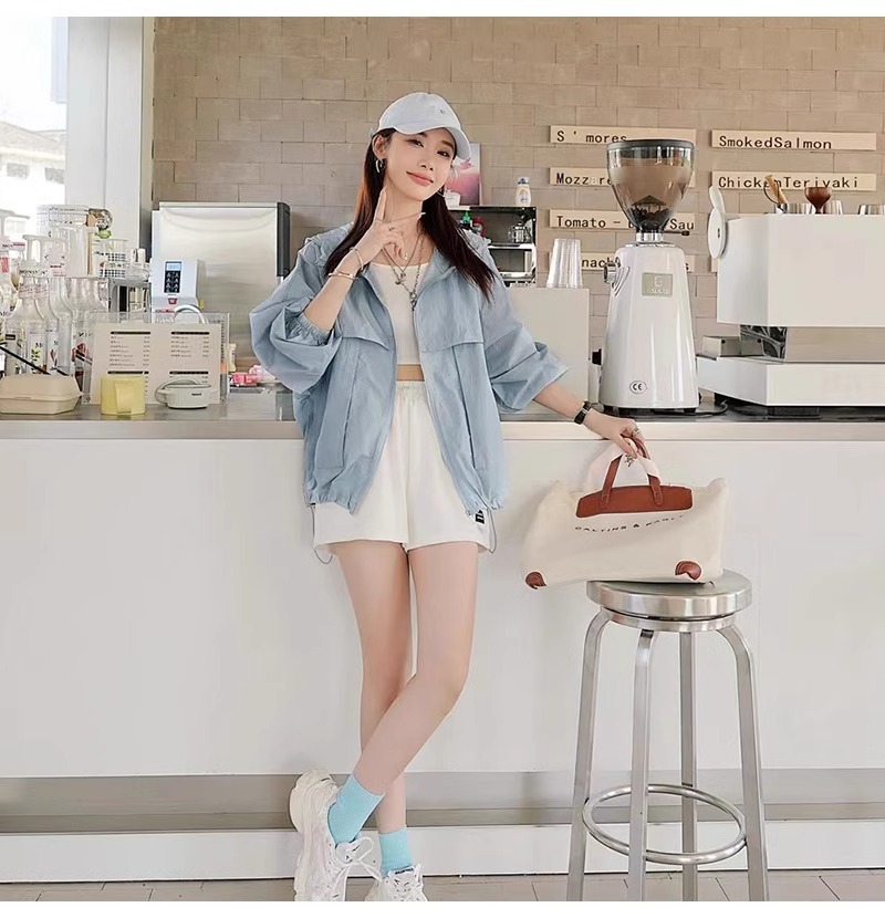 Áo chống nắng nữ dáng rộng có mũ, chất liệu mỏng nhẹ thoáng khí — Màu xanh lục nhạt chi tiết 11
