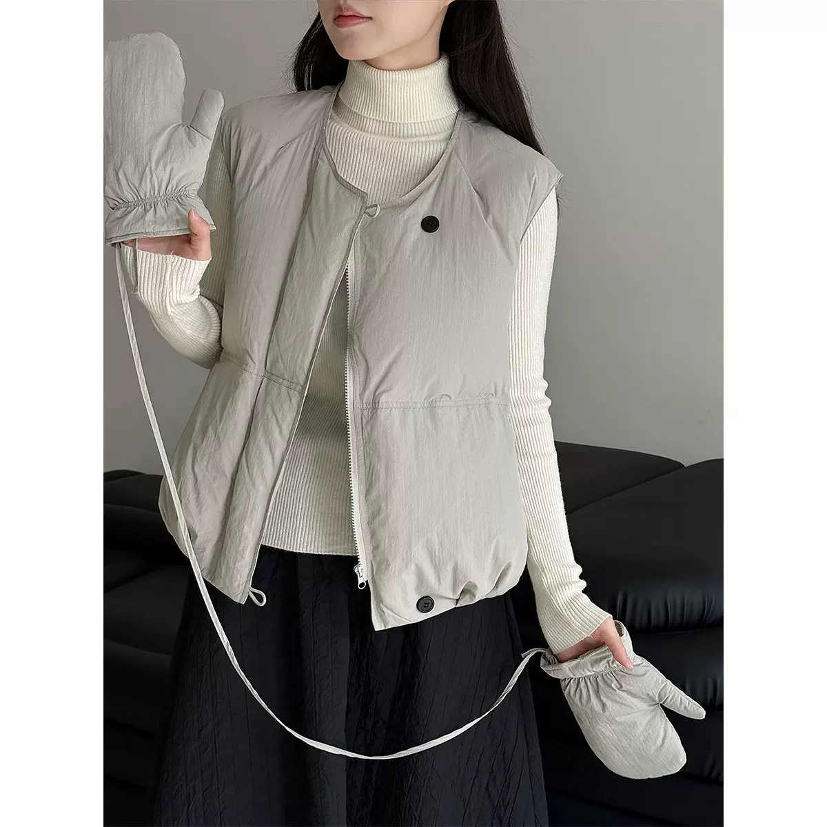 鹿西 日系90白鸭绒羽绒马甲女冬季配手套保暖加厚背心外套Y3756