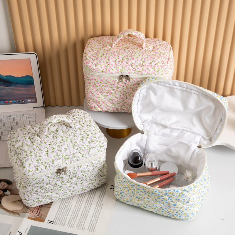 Cross-Border Popular High-Quality Floral Makeup Bag, Travel Toiletry Bag, Large-Capacity Portable Storage Bag Manufacturer Cross-Border Popular High-Quality Floral Makeup Bag, Travel Toiletry Bag, Large-Capacity Portable Storage Bag Manufacturer