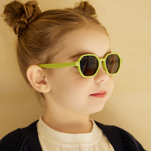 New baby fashion sunglasses 0-3 years old children's silicone glasses fashionable sun protection children's sunshade glasses 8401