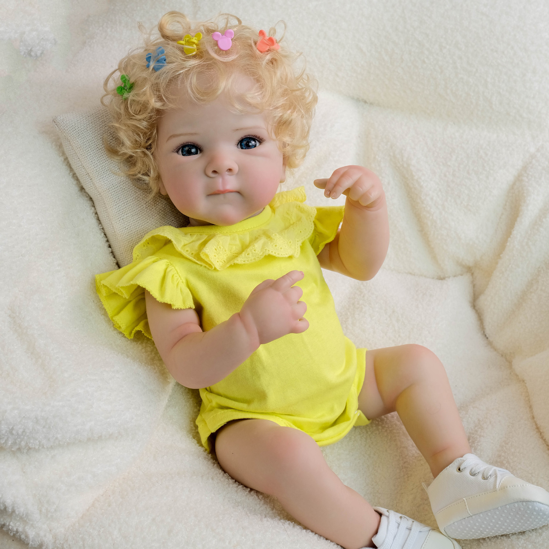 Hilo amarillo implantado de 18 pulgadas, muñeca de renacimiento de simulación Bettie, regalo de Navidad de cumpleaños para niños