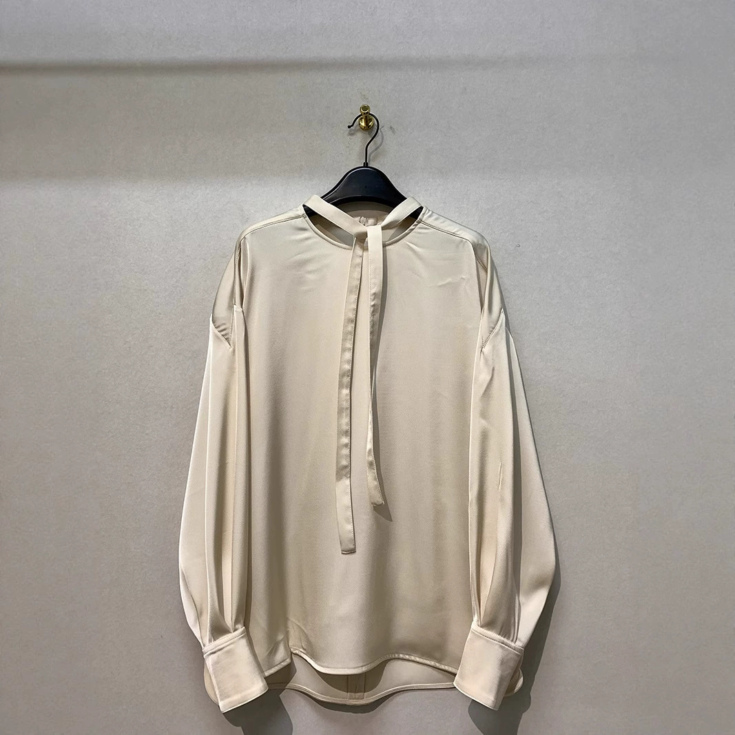 Новая высококачественная французская рубашка в японском стиле с простым дизайном, свободным силуэтом и приятной на ощупь мягкой текстурой.