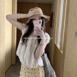 法式感绣花米色小衫夏季小清新圆领衬衫女遮肉百搭新款露肩