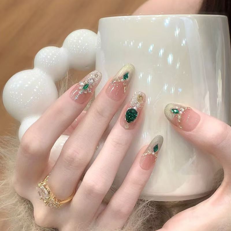 Handmade Wearable Nails with Emerald Gemstones, Sparkling Green Diamond Cat's Eye, High-End Heavy Craft Nails, Light Luxury Style Nail Stickers