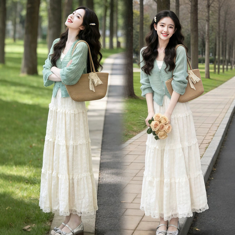 Fashion Style fashion designer's autumn chic relaxed knit cardigan paired with a suspender dress set Fashion Style fashion designer's autumn chic relaxed knit cardigan paired with a suspender dress set