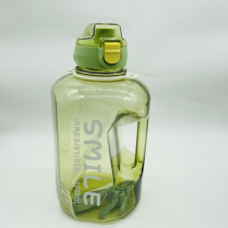 Chengfeng 1226 gran capacidad de la taza de plástico mango portátil sonrisa clara 2000ml taza de plástico sitio de construcción taza de beber