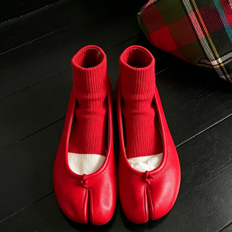 In-Stock Version~Korean Style Socks Paired with Red Flat Pig-Toe Shoes, Ballet Mary Jane Single Shoes for Women