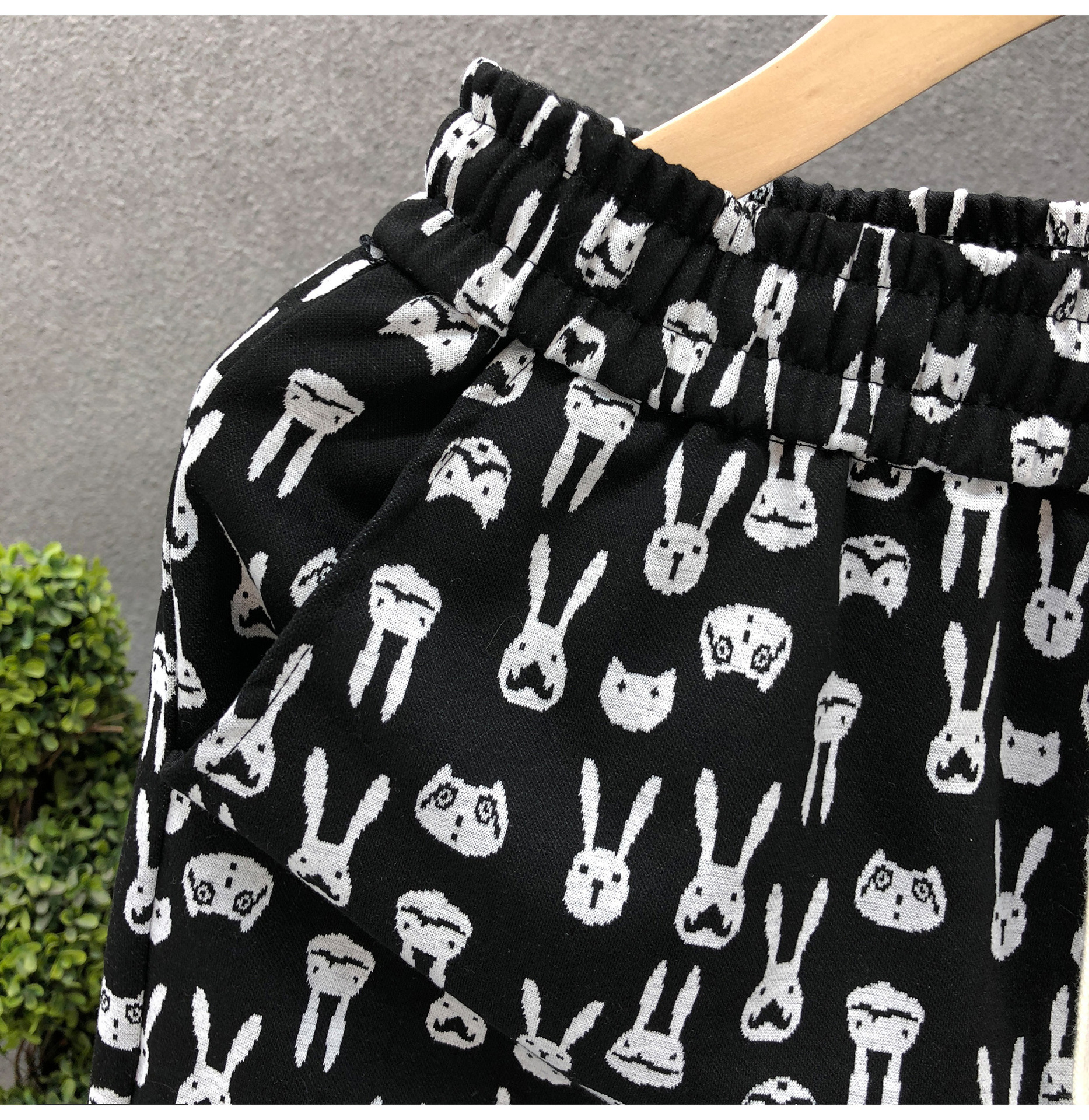 Unisex Rabbit Print Beach Shorts, Loose Fit Casual Summer Shorts With All-Over Pattern For Street Style And Vacation_viptrois.com