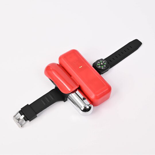 24-year-old new emergency waters intelligence rescue and drowning prevention equipment GPS Beidou satellite positioning SOS alarm life-saving bracelet