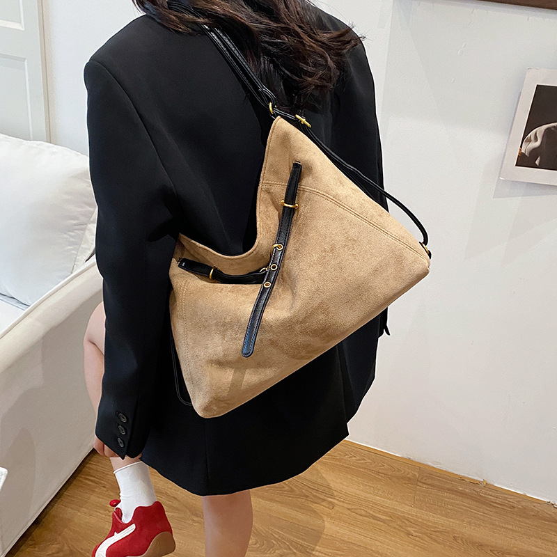 复古通勤托特包女大容量2025新款秋冬百搭单肩包休闲多功能双肩包