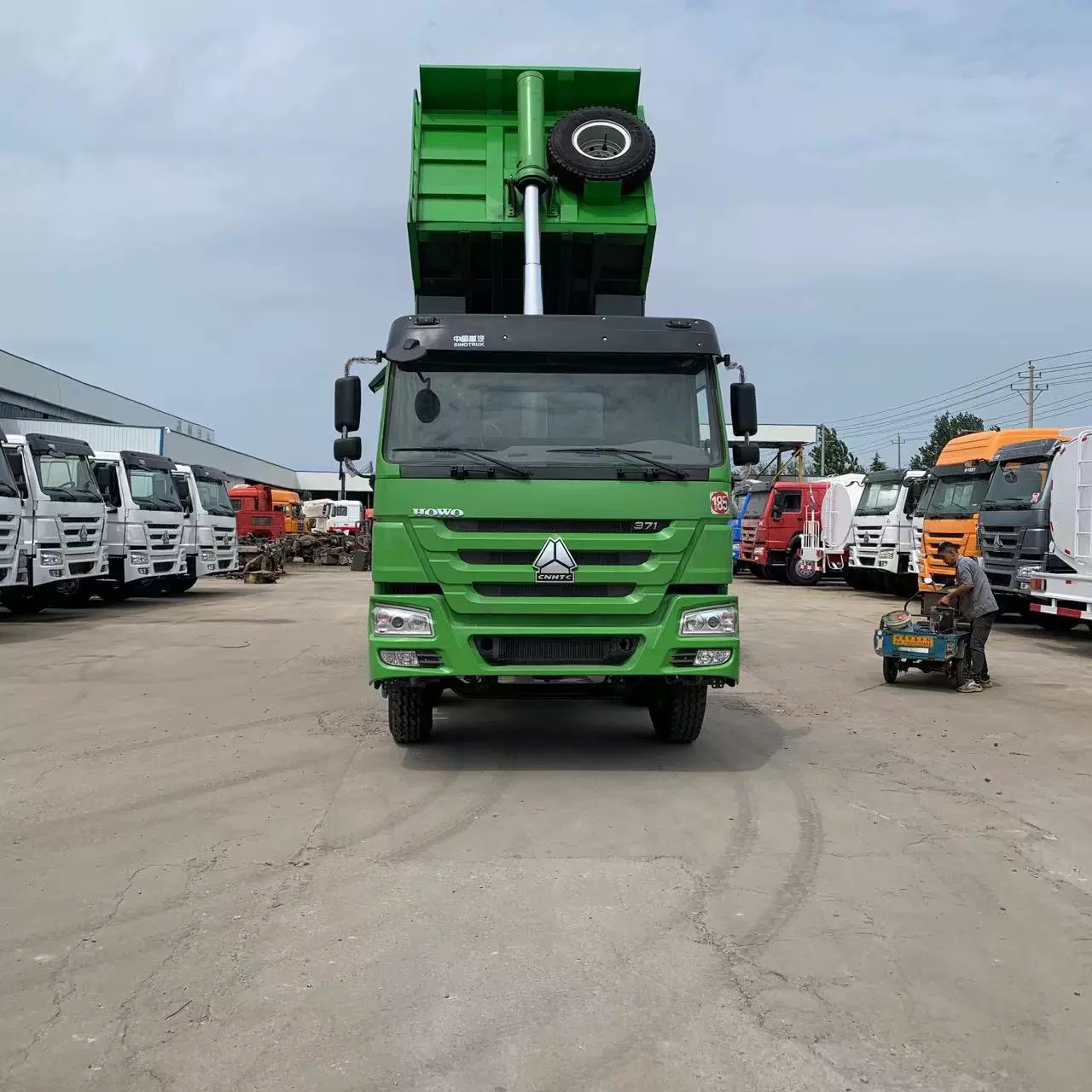 Трансграничные продажи самосвалов SINOTRUK Howo, экспорт самосвалов, передние четыре и задние восемь самосвалов Howo