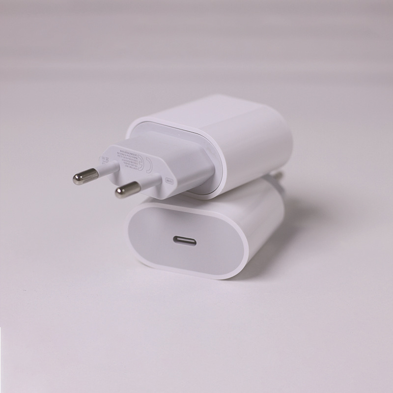 Cargador PD 20W para iPhone 15/14, carga rápida universal, compatible con toda la serie Apple.