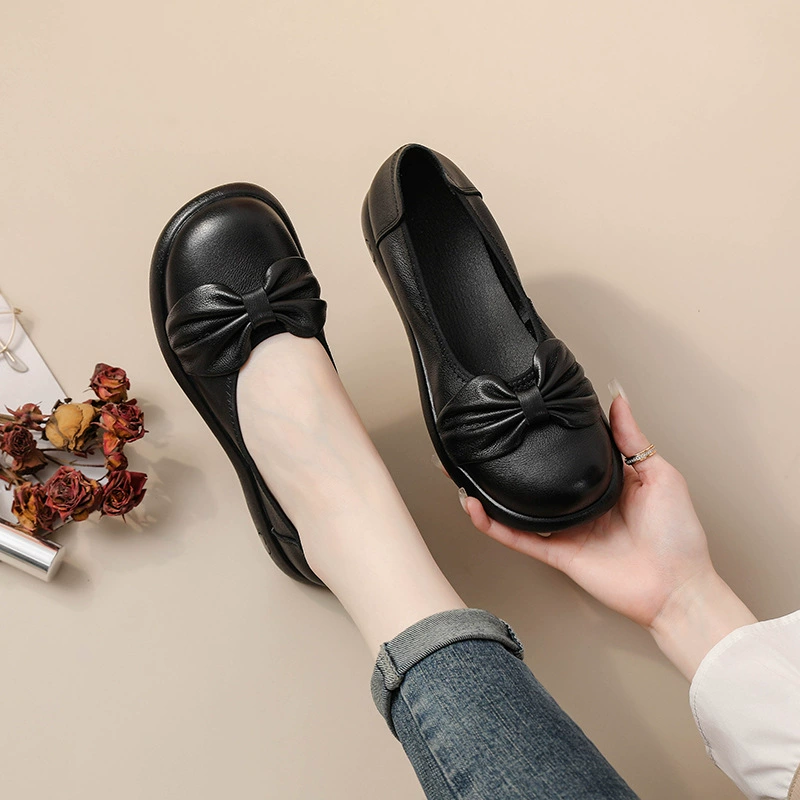 Breathable comfortable non-slip footwear with bow, shoes for mother, for middle age, genuine leather, soft sole