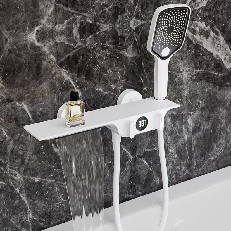 Comercio electrónico transfronterizo transmisión en vivo pantalla digital inteligente cabezal de ducha almacenamiento plano cascada salida de agua bañera simple pistola de ducha gris