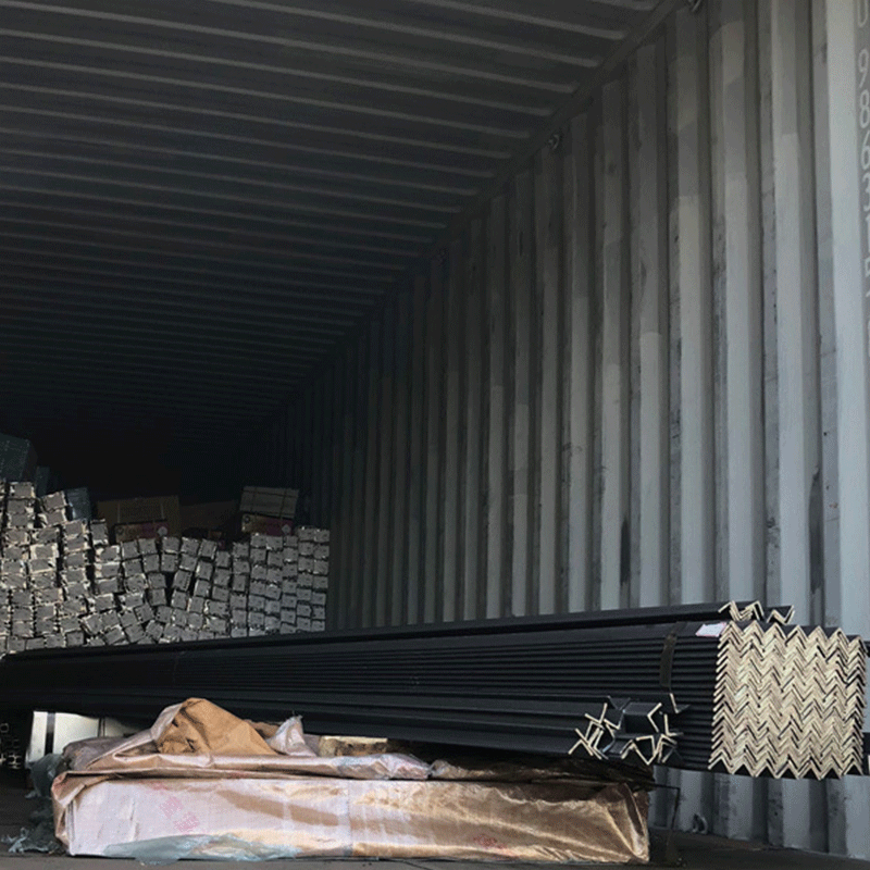 大量销售 各规格镀锌 等边镀锌角钢 、国标角钢 普通材质