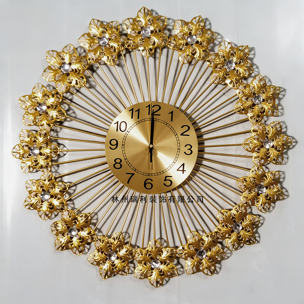 Light Luxury Retro Wrought Iron Wall Clock Metal Clock European Casual Living Room Decoration Silent Fashion Clock Quartz Clock