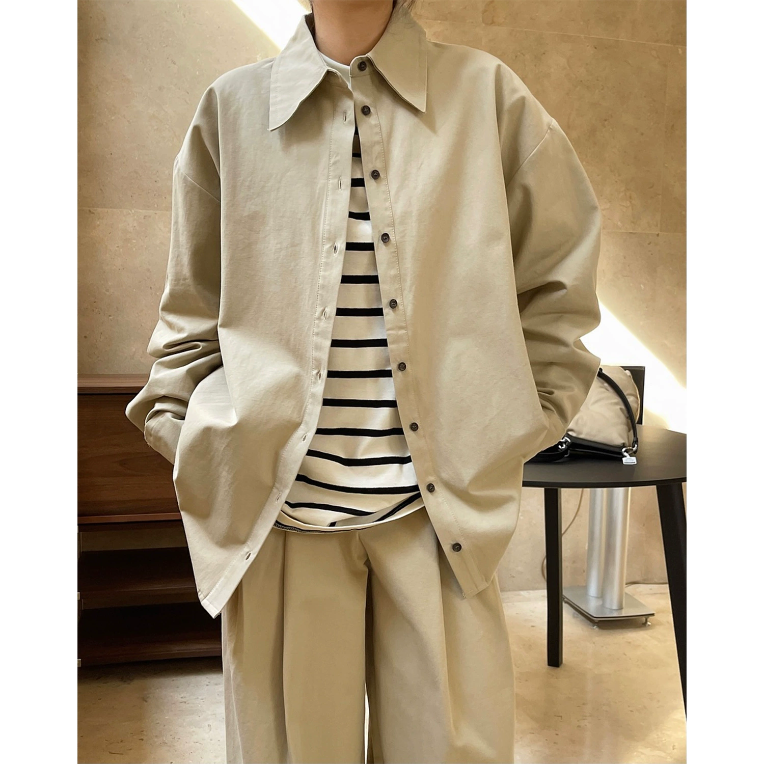 Осенняя новая рубашка с лацканами в Корейском стиле, простой и модный дизайн, Свободный Повседневный Топ с длинным рукавом для женщин