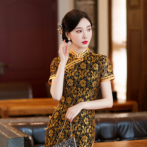 Retro Chinese Dress oriental Cheongsam for women ms yellow sexy Chinese dress lace collar evening dress with short sleeves outfit hollow out process