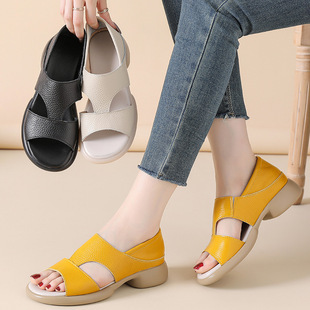 2025 Summer New Genuine Leather Sandals Women's Top Layer Cowhide Casual All-match Soft-soled Thick-soled Sandals for Middle-aged and Elderly Mothers