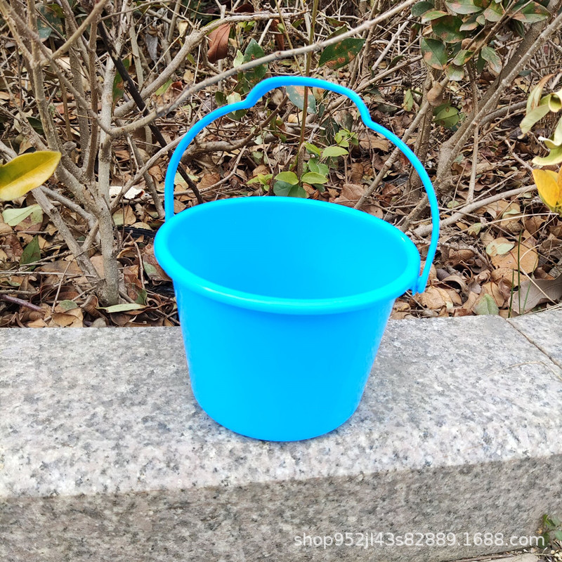 Envío gratuito Cubo de playa para niños pesca individual cubo pequeño arte pluma Cubo de lavado Cubo de juguete de plástico para niños fabricante