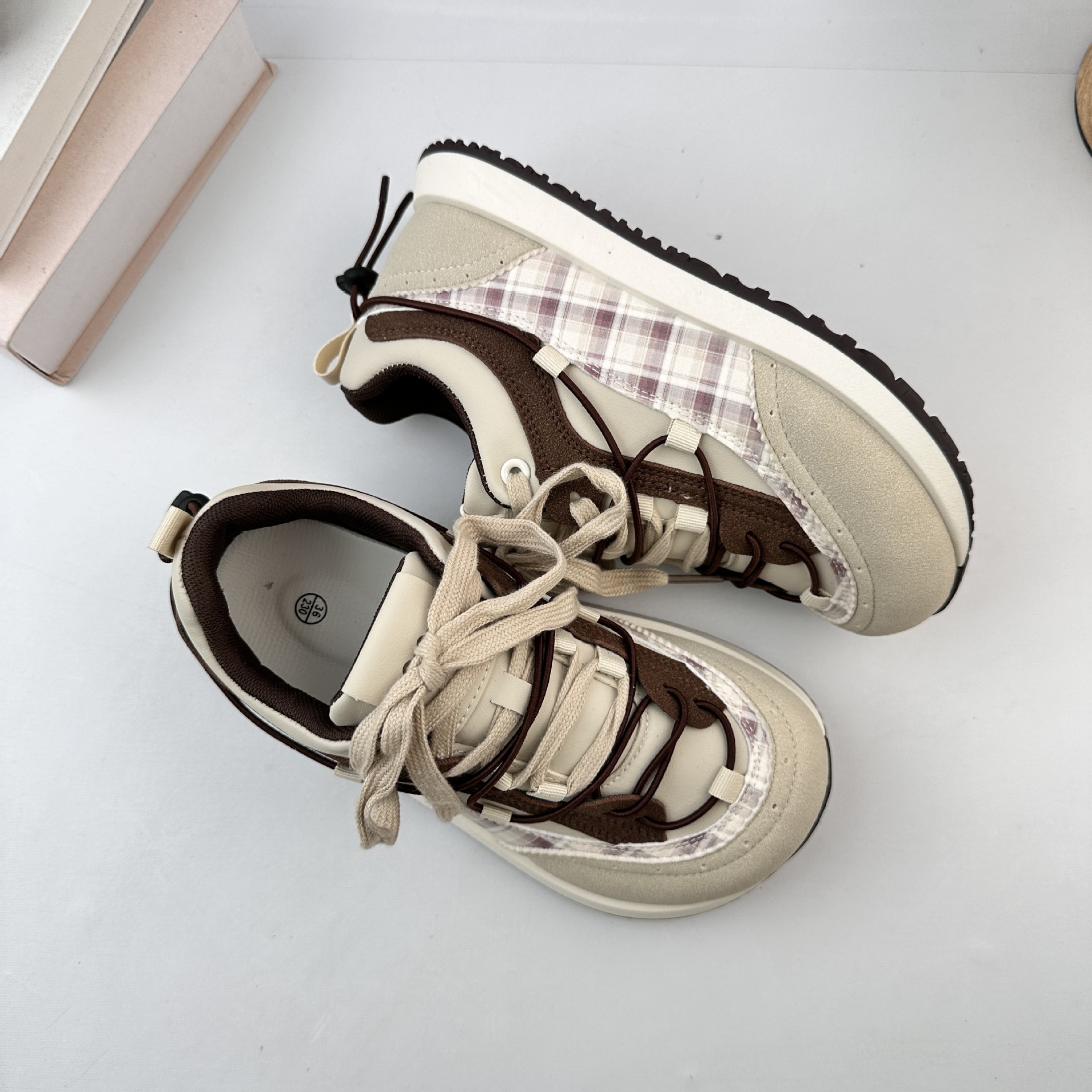 Far wave ocio retro Gump zapatos de papá mujer 2025 cabeza grande y gruesa de fondo de zapatos deportivos de entrenamiento moral