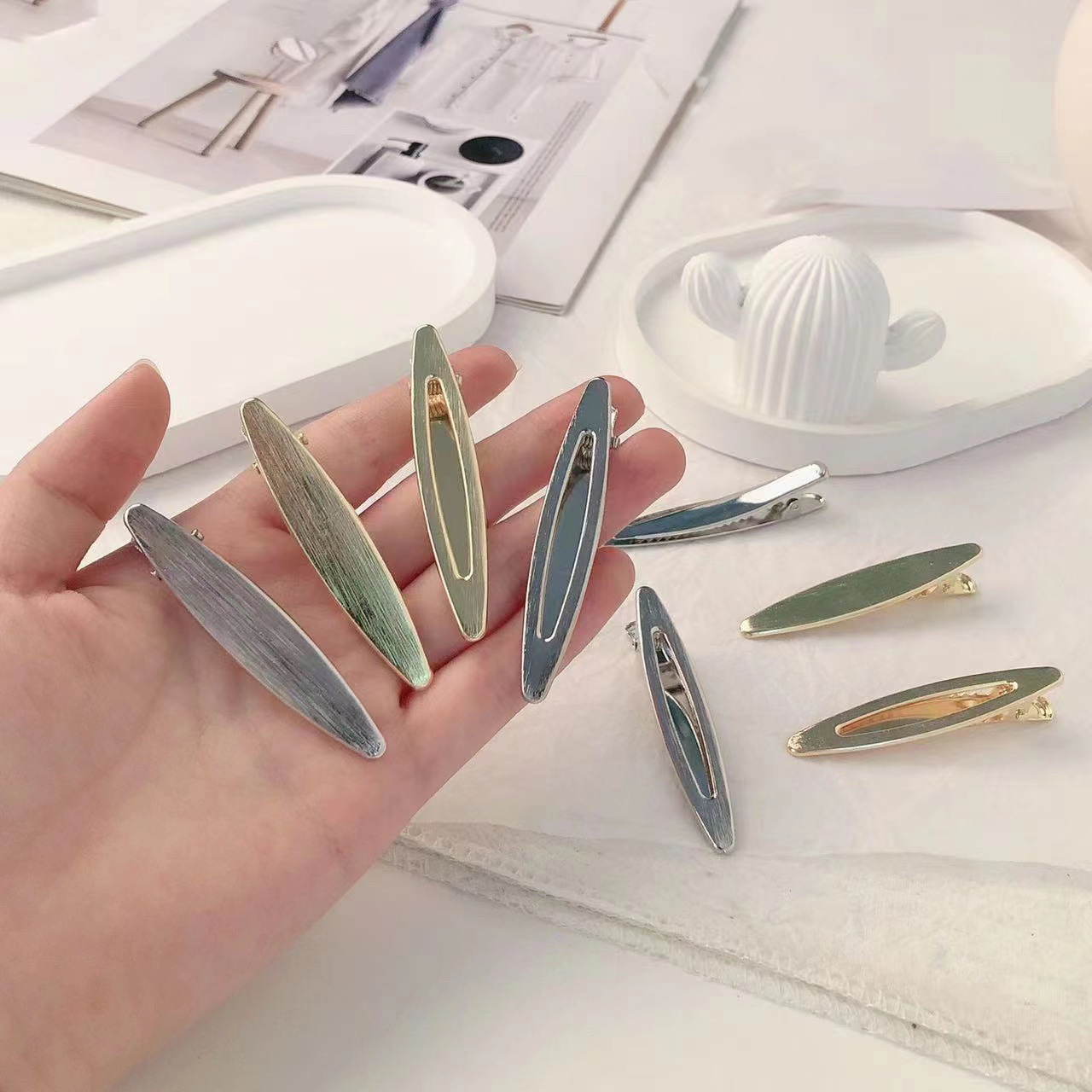 Matte hairgrip