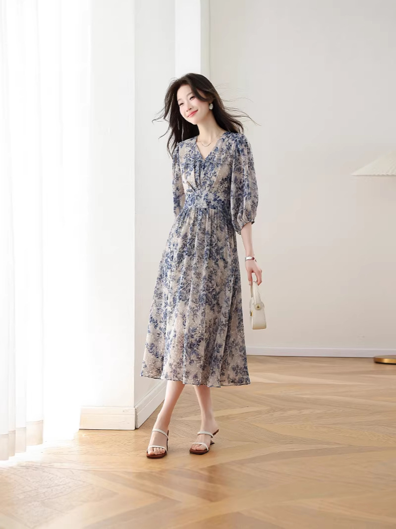 Đầm maxi nữ thắt eo họa tiết hoa nhí xòe lớn dáng suông — màu sắc, xanh lam