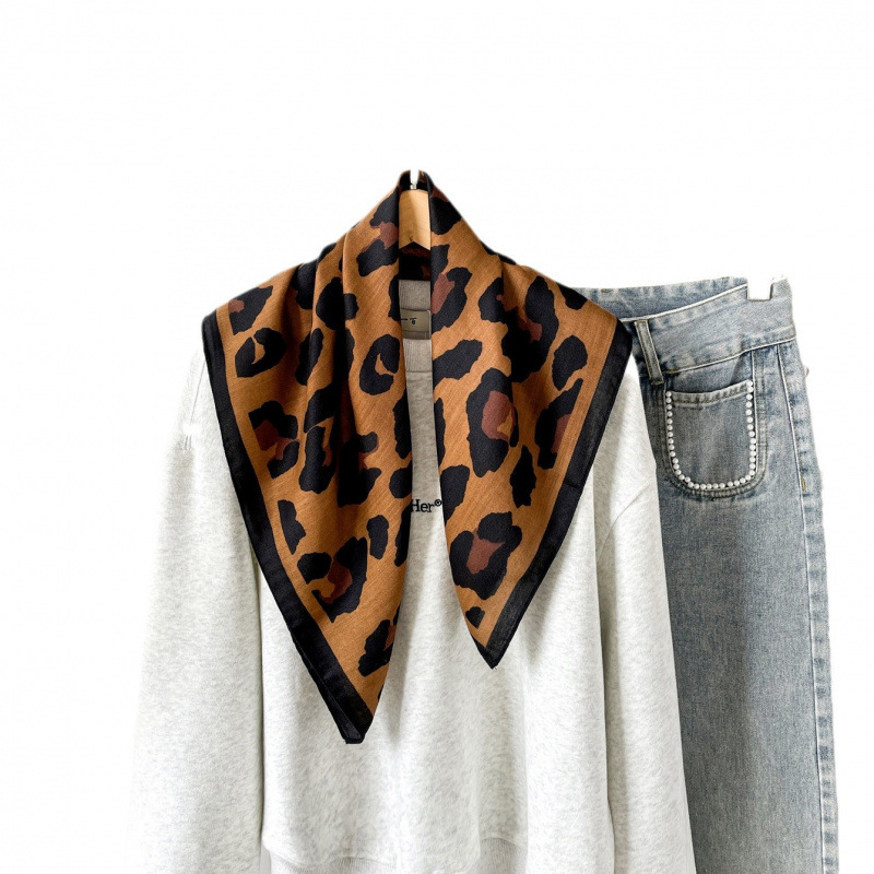 Leopard Print Mini Scarf For Women 70 Cm Herringbone Cotton Vintage Fashion Scarf In Coffee Color High End Small Square_voghion.com