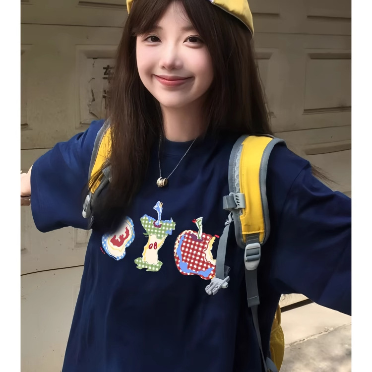 American Navy Blue Round Neck Short-Sleeved T-Shirt for Women, Summer Plaid Apple Loose Half-Sleeved Top for Junior High School and College Students American Navy Blue Round Neck Short-Sleeved T-Shirt for Women, Summer Plaid Apple Loose Half-Sleeved Top for Junior High School and College Students