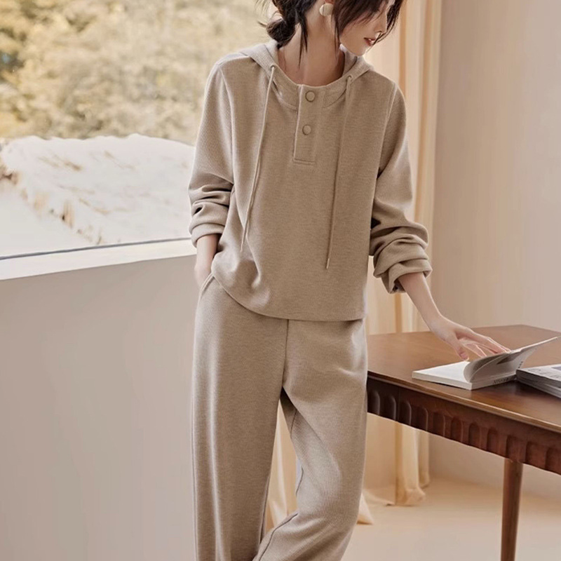 Vêtements pour femmes Maillard porte un costume de style paresseux pour femmes 2024 automne nouvelle mode pull fin à capuche costume deux pièces pour femmes_voghion.com