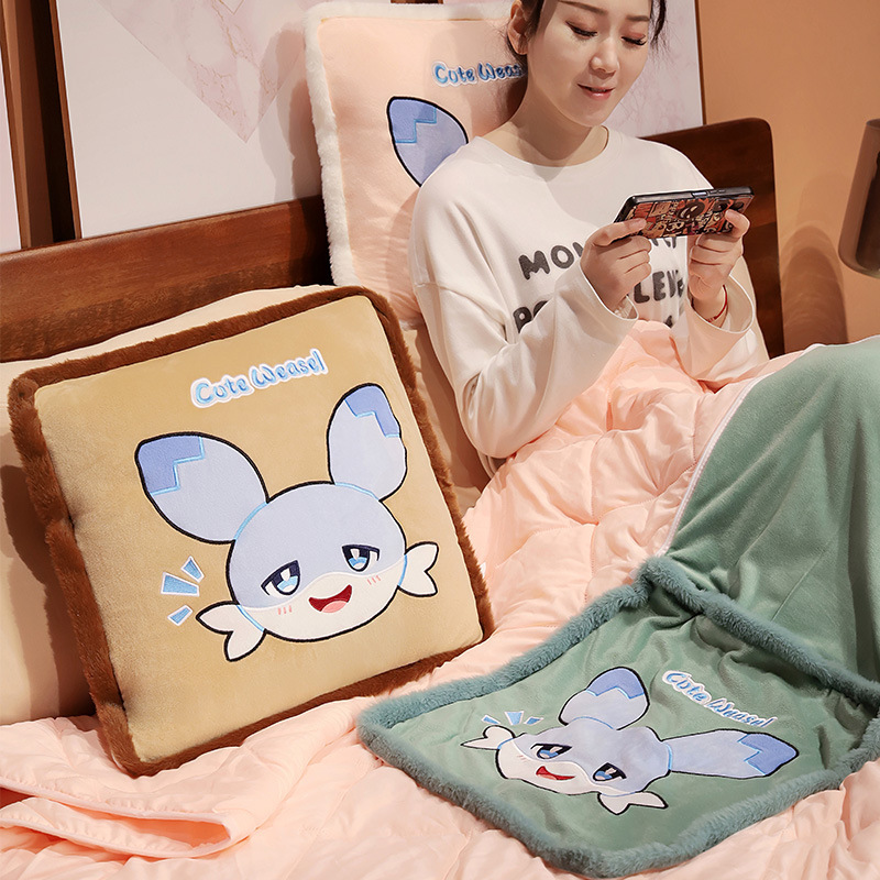 질병 회전 스컹크 만화 베개 퀼트 2 대 1 사무실 점심 휴식 베개 에어컨 자동차 접이식 쿠션 퀼트 도매