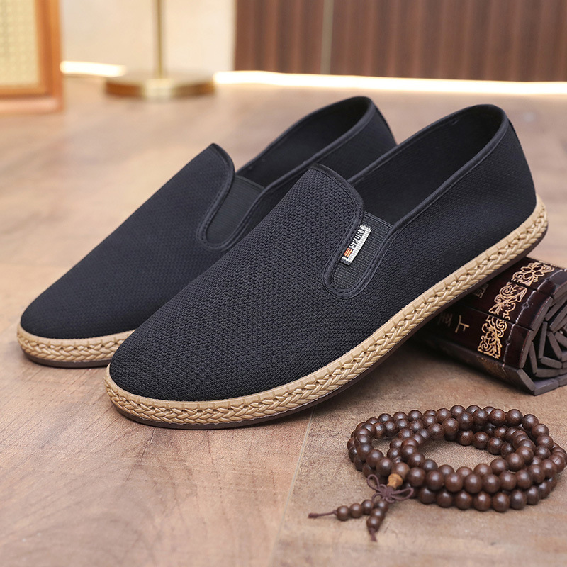 2024 Spring and Summer Old Beijing Cloth Shoes Men's Breathable Slip-On Lazy Shoes Non-Slip Lightweight Dad Shoes Casual Work Shoes