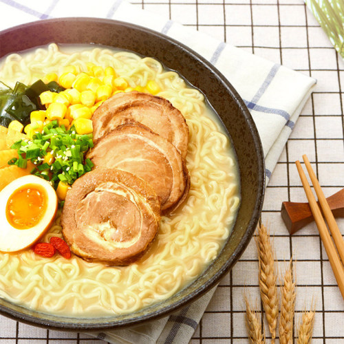 Uni-President Soup Master Instant Noodles Japanese Tonkotsu Ramen Hot and Sour Borscht Instant Noodles Recommended for Late Night Supper
