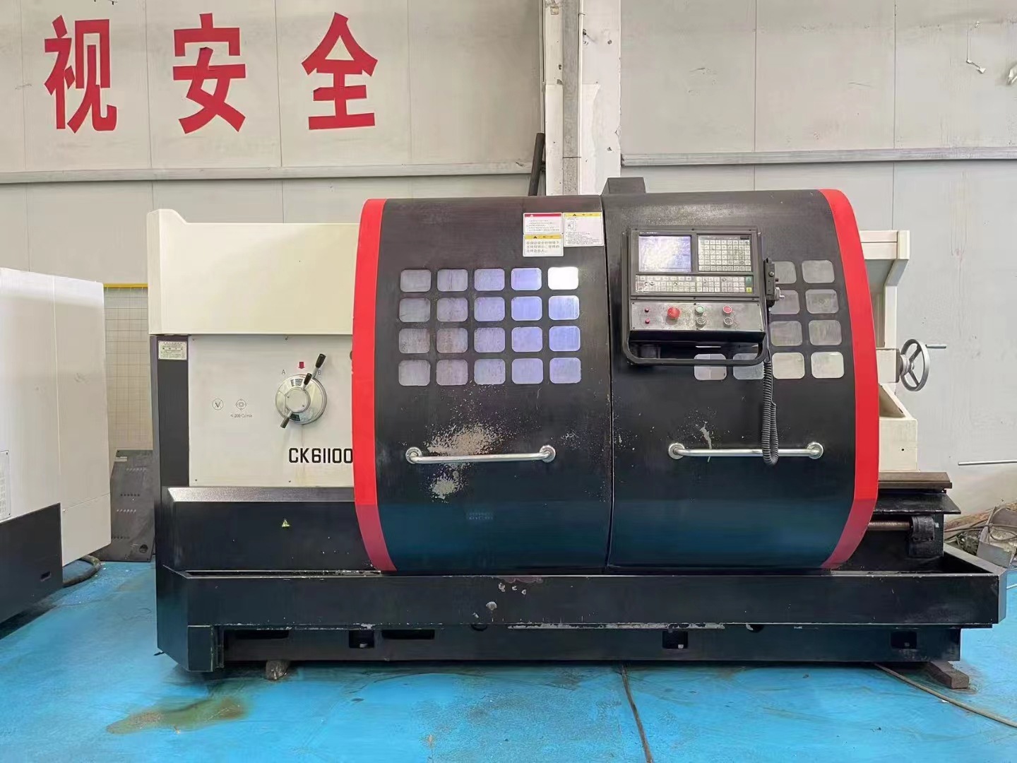 处理二手齐航CK61100Bx1.5米数控卧式车床主轴通孔直径105广数980